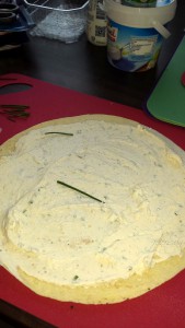 Lachs-Wraps schmieren