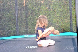 Gute Laune im Garten mit dem BERG-Toys Trampolin_wir testen_Erfahrung_Testbericht_Puppenmama
