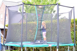 Gute Laune im Garten mit dem BERG-Toys Trampolin_wir testen_Erfahrung_Testbericht_Trampolin