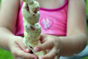 Stockbrot_Lagerfeuerromantikfuer