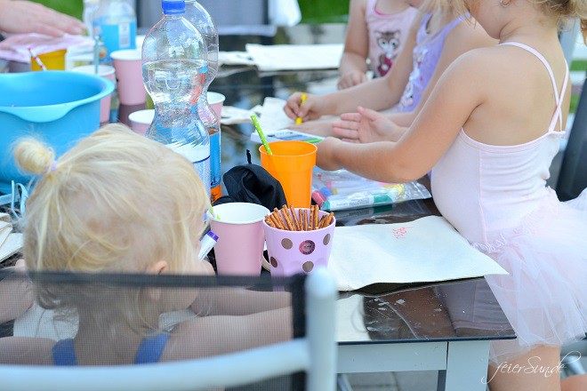 kleine Ballerinas wenn-kleine-ballerinas-geburtstag-feiern_kindergeburtstag-maedchengeburtstag_draussen kleine Ballerinas wenn-kleine-ballerinas-geburtstag-feiern_kindergeburtstag-maedchengeburtstag_draussen