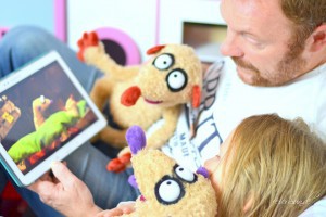 Papa, bringst Du mich ins Bett_die allabendliche Frage denn die beiden haben ein besonders Abendritual_Vater und Tochter_mit Jan und Henry und heunec