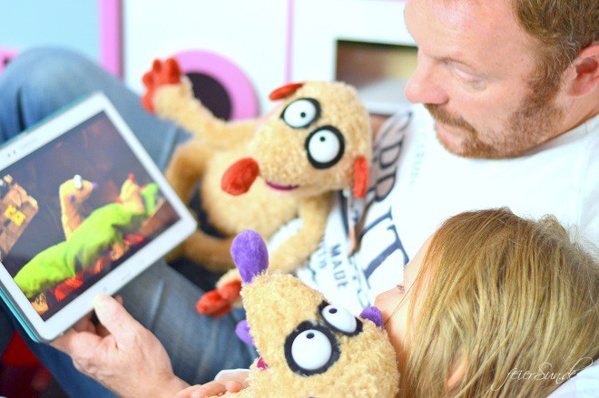 Papa, bringst Du mich ins Bett_die allabendliche Frage denn die beiden haben ein besonders Abendritual_Vater und Tochter_mit Jan und Henry und heunec
