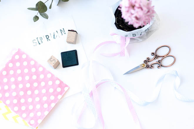 Hello-Spring_ein-Fruehlingsgruß-zum-verschenken_Flatlay_Materialien
