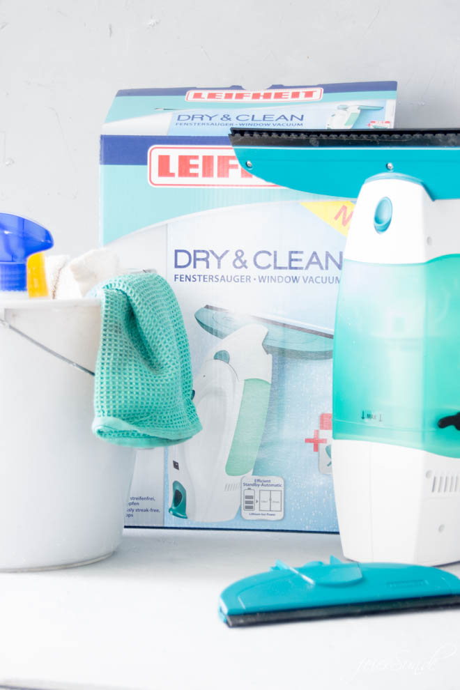 Den Frühjahrsputz mache ich in diesem Jahr mit dem Fenstersauger Dry&Clean von Leifheit. Schnelle Oberflächenreinigung Quick&Clean. So brauchen wir das in unserem Alltag zwischen Familie, Job und Lifestyle. Die Produkte