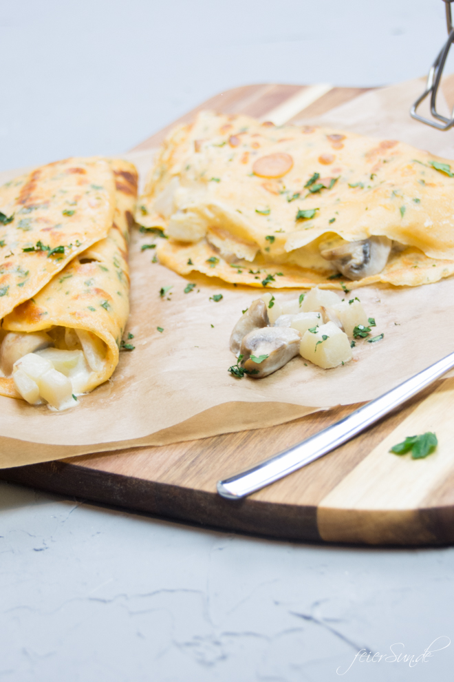 Crespelle gefüllt mit cremiger Gemüsefüllung & Cranberry-Zwiebel-Konfitüre ist ein super einfaches, vegetarisches & kinderfreundliches Rezept. Super schnell gemacht und extrem spannend. Eine Geschmacksexplosion für kleine und große Kinder.