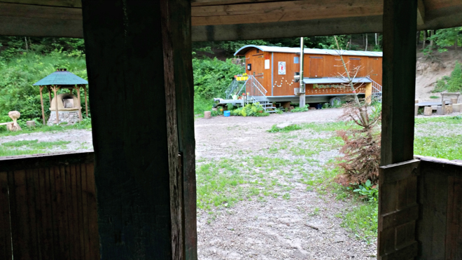 Pro und Contra für die Betreuung im Waldkindergarten. Eine Liste voller Anhaltspunkte und Gedanken einer Mutter für ihr Kind.