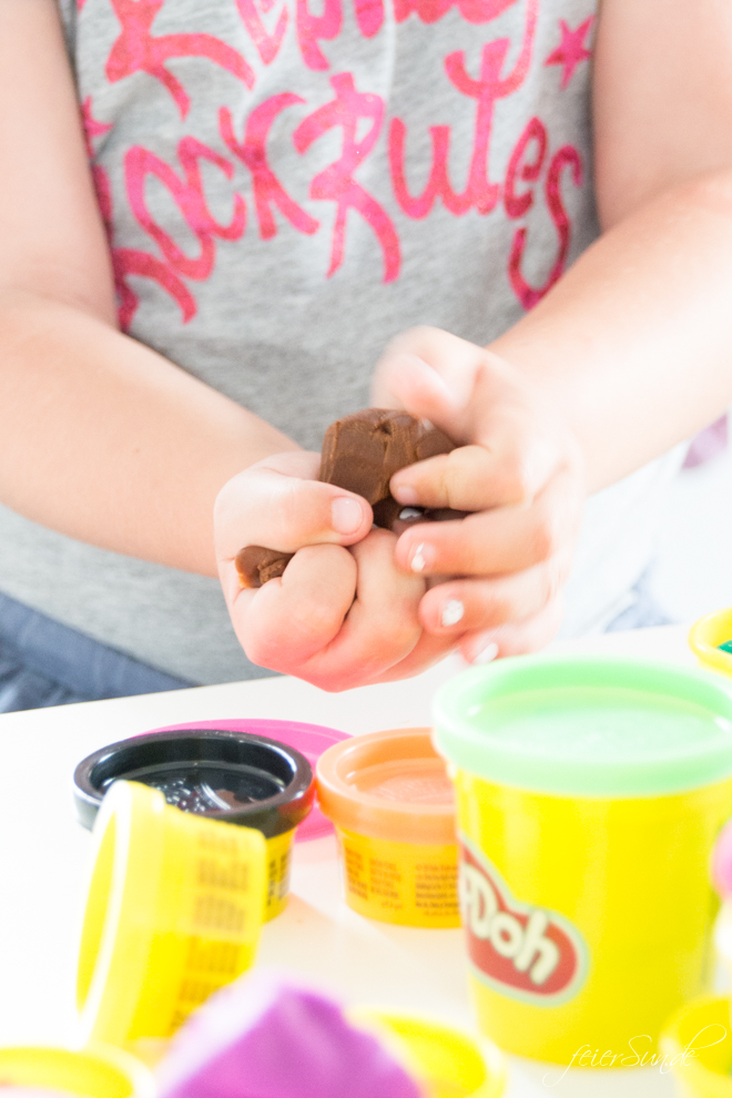 Spielend lernen macht allen Kindern Freude. Unter dem Motto "regionale Köstlichkeiten" rufe ich mit Haspro zum Play-Doh Kindergartenpreis auf