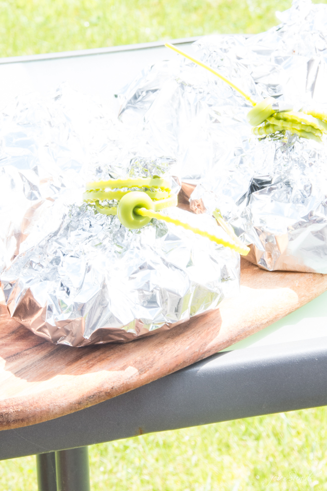 feierSun.de zeigt heute, wie man Gemüse in das Kind bekommt. In dem man es in bunte GemüsePäckchen steckt. Kochen mit Kindern. Lebensmittel erleben. Auf den Grill damit und fertig. feierSun.de I Familienleben - Lifestyle - Herz