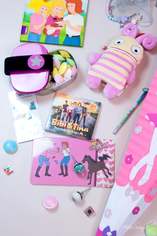 Auf feierSun.de zeige ich heute GeSCHENke zur Einschulung und kläre damit die Frage: was kommt in die SCHULTüTE? Was war bei uns in der Schultüte. Unsere GeSCHEnKE, iDeeN & ANReGUNGeN für den 1. Schultag. 