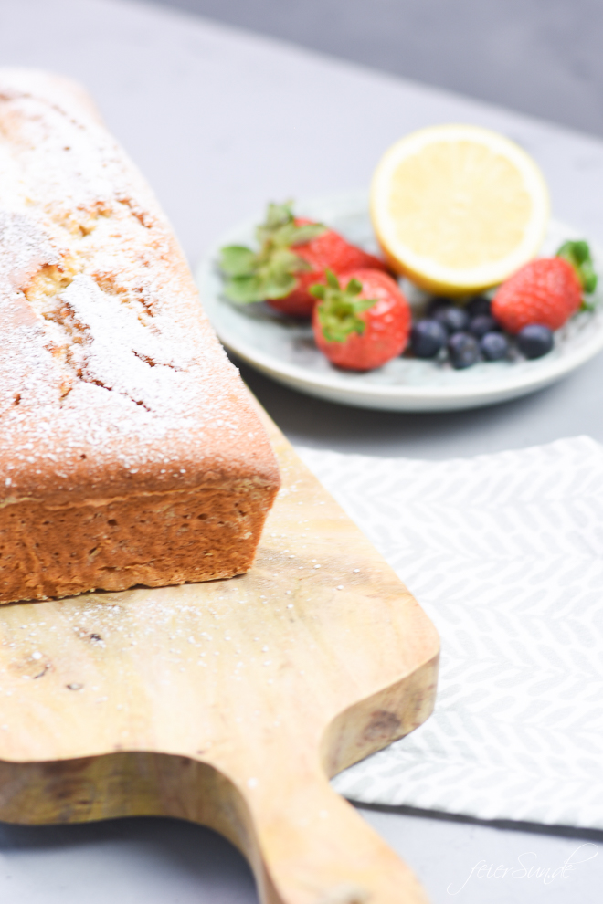 Auf feierSun.de zeige ich einen saftigen #ZiTrONeNkUCheN. Mit dem #Geheimnis, warum mein #Rezept immer so fluffig wird. #Laktosefrei