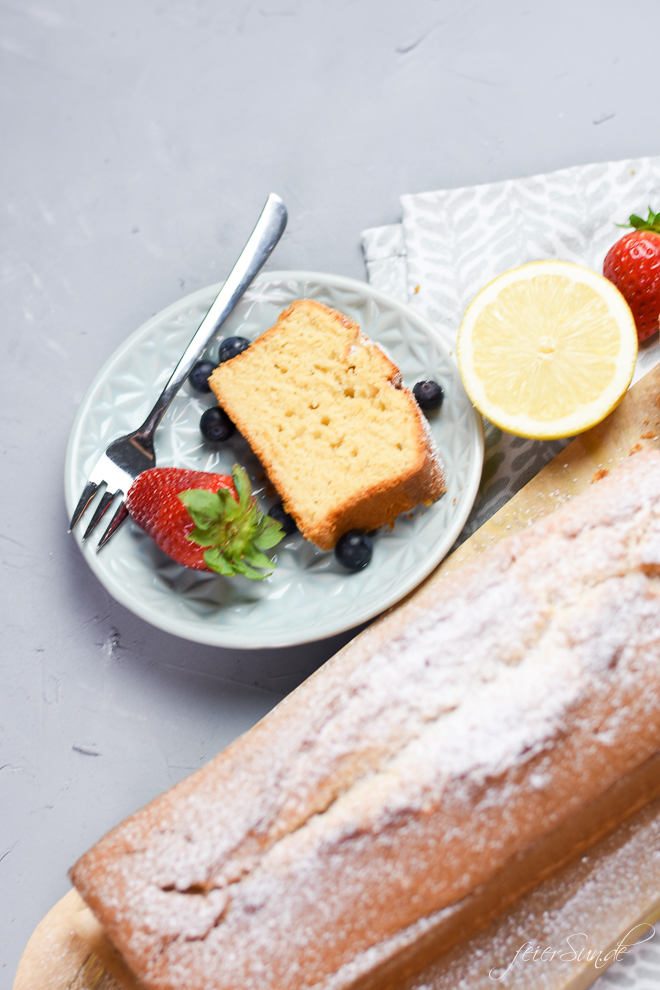 Auf feierSun.de zeige ich einen saftigen #ZiTrONeNkUCheN. Mit dem #Geheimnis, warum mein #Rezept immer so fluffig wird. #Laktosefrei und lecker und so einfach