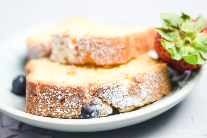 Auf feierSun.de zeige ich einen saftigen #ZiTrONeNkUCheN. Mit dem #Geheimnis, warum mein #Rezept immer so fluffig und saftig wird. #Laktosefrei