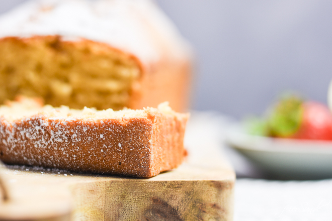 Auf feierSun.de zeige ich einen saftigen #ZiTrONeNkUCheN und verrate das #Geheimnis, warum mein #Rezept immer so fluffig wird. Dazu ist es #Laktosefrei, #kinderleicht und #lecker