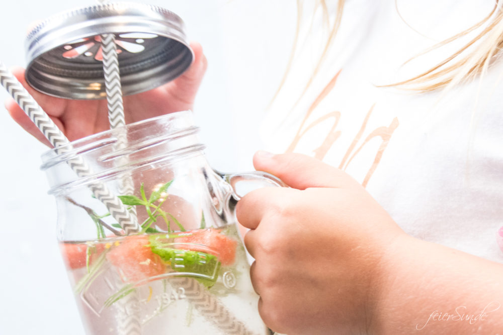 feierSun.de zeigt wie Du aus Gemüse einen Sirup selber machen kannst. Das Rezept für Wassermelonen-Sirup macht die Wassermelone trinkbar. feierSun.de I Familienleben I Lifestyle I Herz