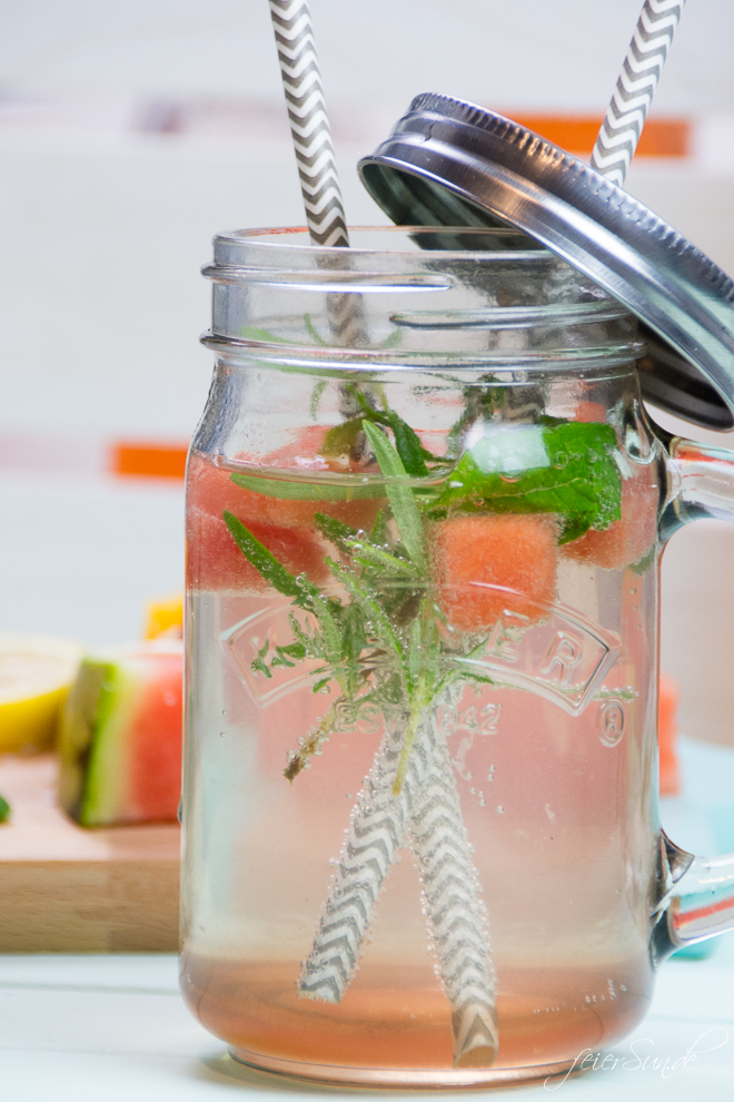 feierSun.de zeigt wie Du sogar aus Gemüse einen Sirup selber machen kannst. Das Rezept für Wassermelonen-Sirup macht die Wassermelone trinkbar. feierSun.de I Familienleben I Lifestyle I Herz feierSun.de
