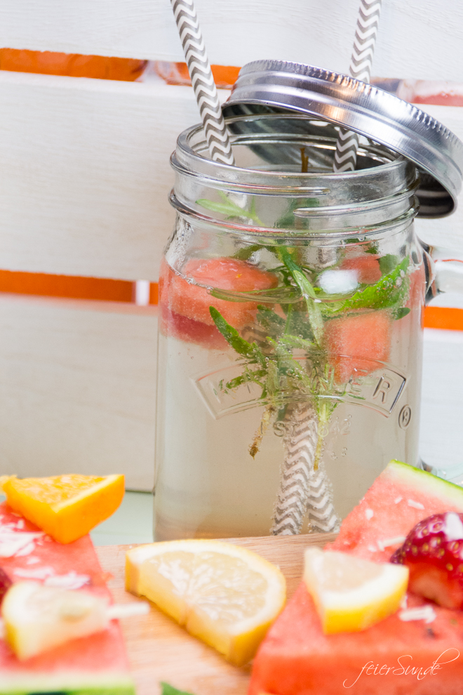 JesS von feierSun.de zeigt heute wie Du ganz einfach aus Gemüse einen Sirup selber machen kannst. Das Rezept für Wassermelonen-Sirup macht die Wassermelone trinkbar. feierSun.de I Familienleben I Lifestyle I Herz