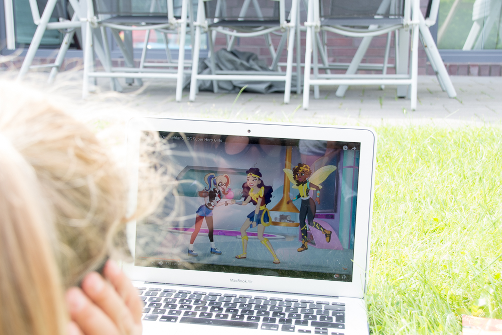 feierSun.de zeigt warum jedes Kind ein SuperGirl ist und was an den DC Super Hero Girls ganz besonders ist. #SuperGirl #Webserie