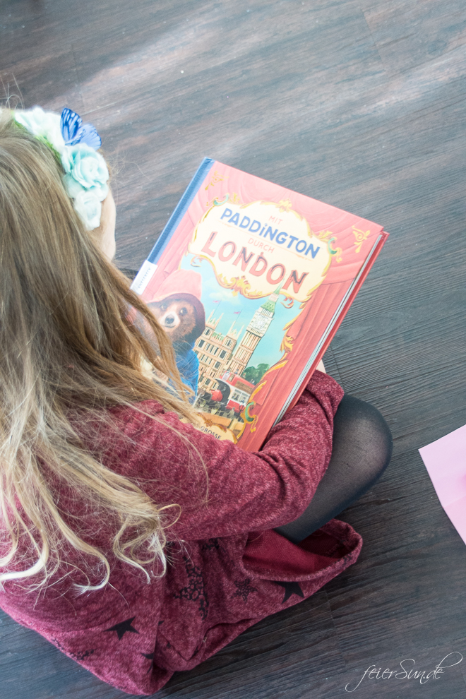 Ein super einfaches DiY für eine Pop-Up-Karte als Einladung zur AuSzEit mit Paddington 2. Mit dem Kinostart für gemeinsame Pausen und einen Blick ins das Pop-Up-Buch des Filmes // Familienzeit auf feierSun.de