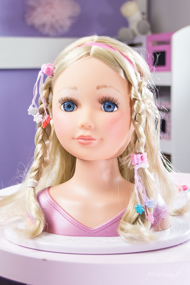 Spielspaß für kleine Nachwuchs-Stylistinnen und das perfekte Geschenk ist die BABY born® Sister Styling. Ein Frisierkopf und Puppenkopf von Zapf Creation // Geschenkidee 