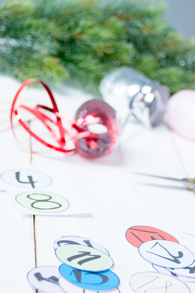 Der einfachste Adventskalender aller Zeiten. Exklusiv für Dich meine AdVeNtSkAlENdeR-Zahlen zum Ausdrucken als #kostenlosen #Download // #DiY #Printable #Freebie #Design #Ziffern I feierSun.de