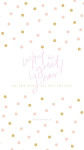 Heute habe ich neue Wallpaper für ein neues Jahr. Gleich 4 Design Freebies als kostenlose Printables. Denn der Hintergrund Deines iPhone, iPad, Smartphon oder Tablet braucht dringend eine neue Tapete. // #Design #Freebie #DesignFreebie #Wallpaper #kostenlos #Printable #feierSun #WhatagreadYear