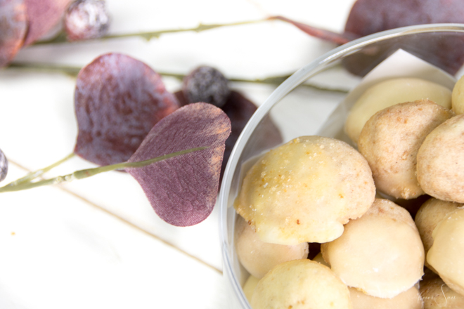 ORaNGeN-tRpPfeN sind einfache leckre und schnelle KeKSe mit ZuCkeRhauBe. Ein schnelles Rezept aus meiner Weihnachtsbäckerei was immer gelingt und einfach lecker ist. Zur Adventsfeier, zum Kaffee oder einfach so zwischendurch. Das super #Rezept für die #Weihnachtsbäckerei und der Garant #BackenistLiebe | #feierSun