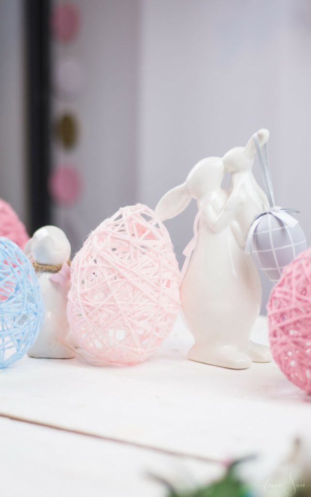 Hübsche Ostereier aus Wolle sind ein einfaches DiY Easter Eggs - meine einfache Anleitung zum Basteln für Ostern sind die Ostereier aus Wolle die eine schöne aber feine Osterdeko sind. Osterdekoration einfach selber machen. Für Ostern basteln mit Kindern. Osterbasteln. Basteln für Ostern. Ostergeschenk. Ostereier basteln. Osternest. DIY Bastelanleitung. | #feierSun #feierSunSDiY #DiY #Ostern #Wolle #BastelnfürOstern #EasterEggs
