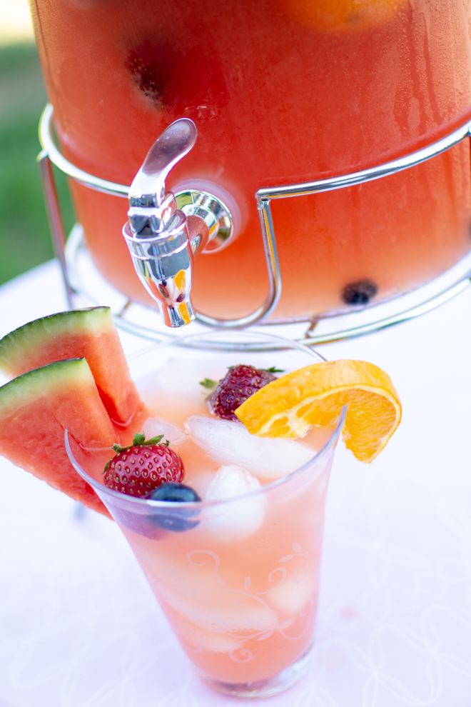 Wassermelonen Limonade selber machen. Leckere Rezept. Ideen für den Sommer. Ideen mit Wasssermelone: Wassermelonen-Limonade ohne Zucke. Perfekte Ideen für Sommer Rezepte Erfrischung pur - leckere Limo. #feierSun #Melonenlimonade. #wassermelone #rezepte #wassermelonenlimonade #mocktail