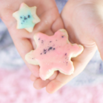 Vegane Kekse, für Advent und Weihnachten. Vegane Plätzchen für Tee und Kaffe schnell und einfach gemacht. Rezept für vegane Weihnachts Kekse (Plätzchen). Vegane Kekse - ein einfaches Rezept. Butterkekse aus der Weihnachtsbäckerei | #feierSun #feierSunFood