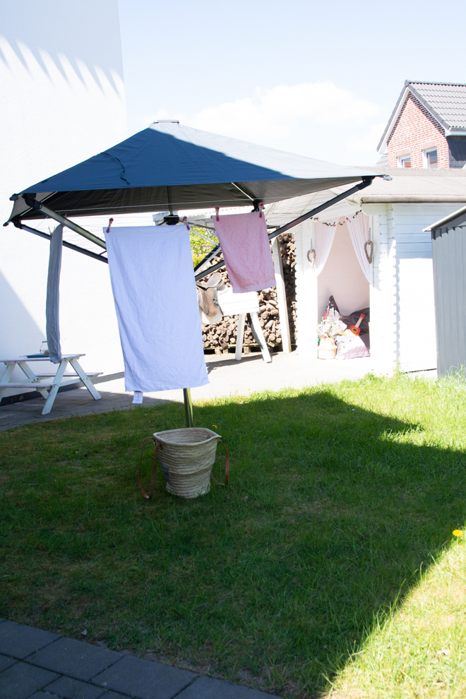 Die erste Wäschespinne mit Dach die LinoProtect 400 von Leifeit im Praxistest. Tipps für das Wäschetrocknen im eigenen Garten.