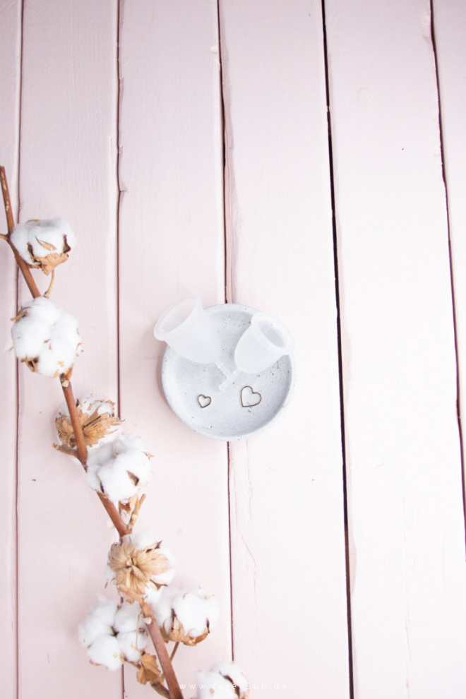 |ᵂᴱᴿᴮᵁᴺᴳ| Natürlich bluten - sprechen wir über Blutungen | In der Regel sicher mit SafeCup von Vagisan. Nie wieder ohne meine Menstruationstasse! Aufklärung und Erfahrung zur Menstruationstasse und der Menstruationsblutung. #feierSun #intim #blutungen #safecup #inderregelsicher