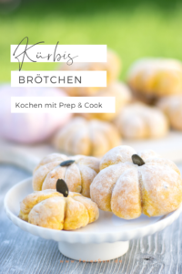 Ein Rezept für einfache #KüRBiSbRötCheN ganz im Design des Herbstes & perfekt für den #ErnteDank oder #SweetTable? Dann lass Dich von meinem Kürbisbrötchen #Rezept inspirieren und siehe wie einfach das mit der Prep & Cook geht. | #feierSun #feierSunFood #feierSunPhotography