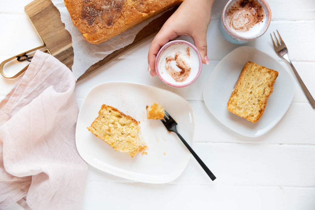 So gelingt dir mein Rezept für ApfelRührkuchen. Saftig, fluffig und frei von Milch aber garantiert superlecker. #feierSun #Apfelrührkuchen #Rührkuchen #apfelkuchen