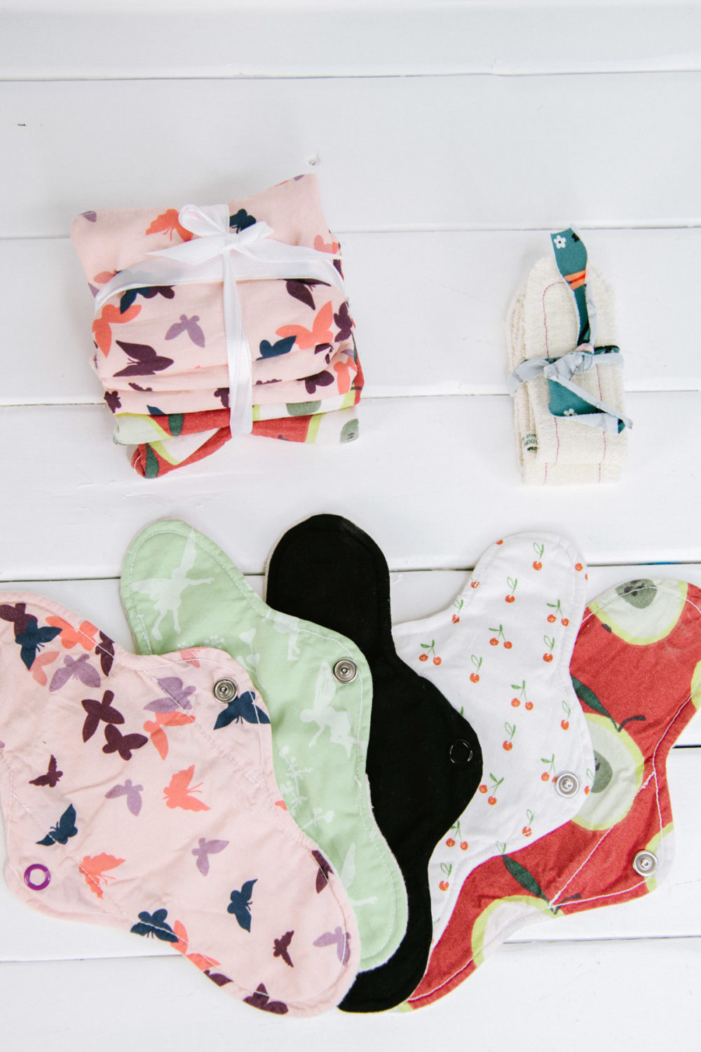 Zerowaste an allen Tagen. Monatshygiene ohne Müll geht mit waschbaren Slipeinlagen, Stoffbinden und einer Menstruationstasse ganz leicht.